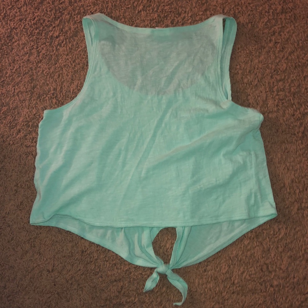 Crop top - Picture 2 of 3